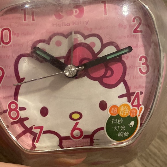 💘 Hello Kitty Vintage Sanrio Apple Alarm Clock 💘 - Picture 6 of 7